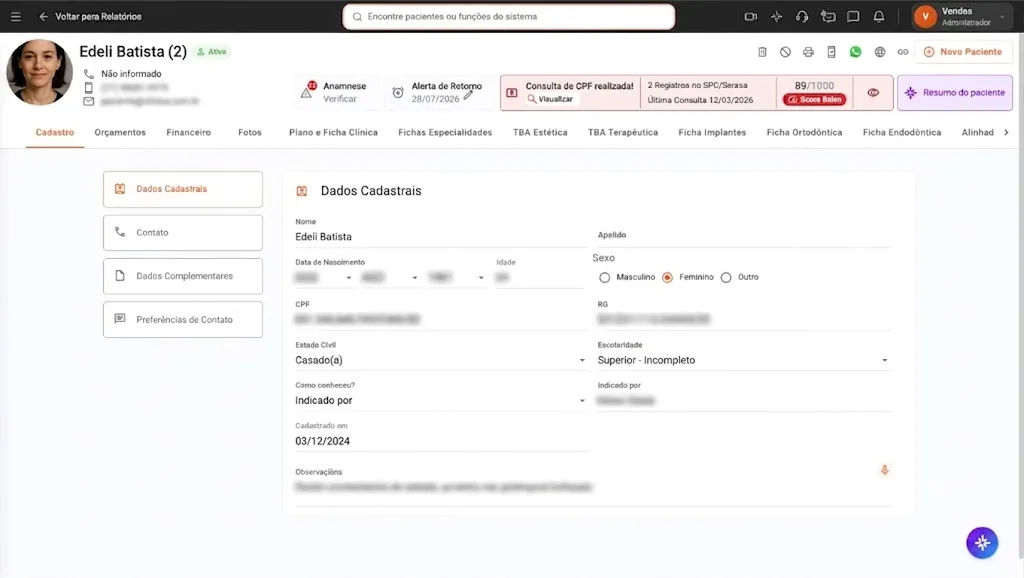 Tela do Prontuário Digital do software odontológico Clinicorp exibindo o cadastro completo de uma paciente, com dados cadastrais, histórico de consultas e acesso a fichas clínicas, ferramenta essencial para o dentista organizado.
