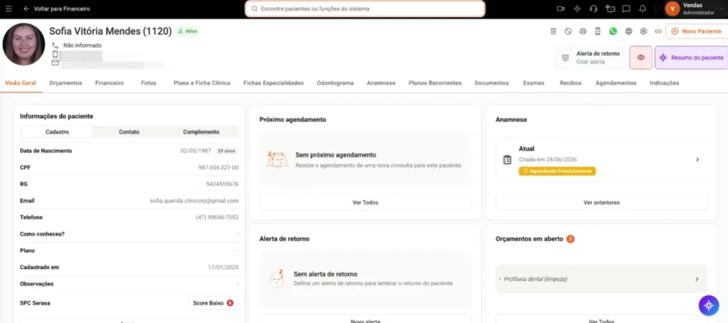 Captura de tela do Prontuário Eletrônico do paciente dentro do software odontológico Clinicorp.