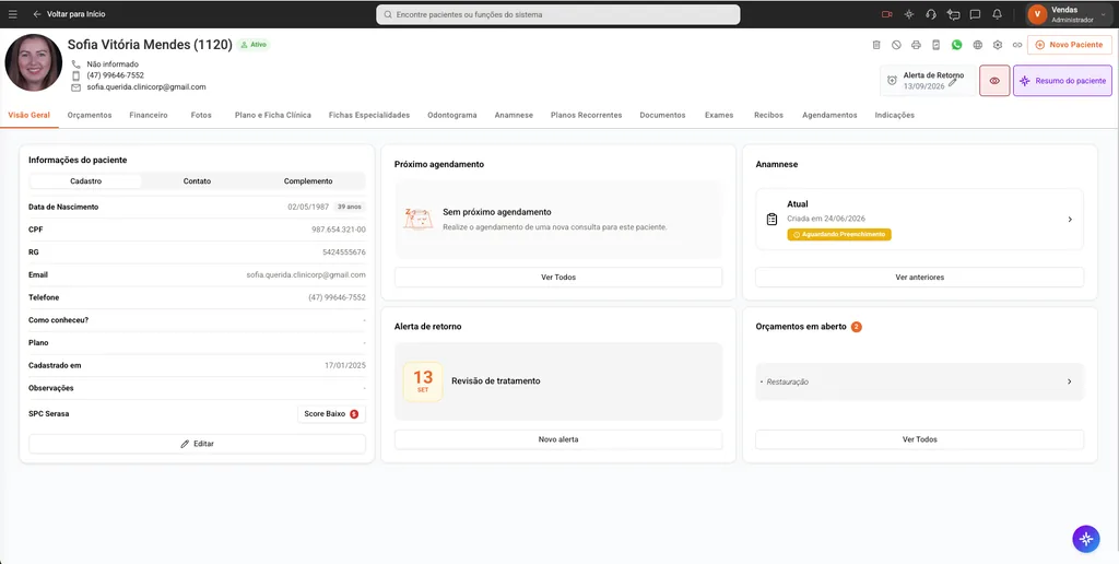 Tela de Prontuário Eletrônico do software odontológico Clinicorp.